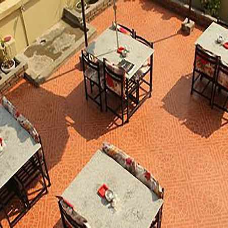 Hotel Half Moon Pokhara Exterior photo