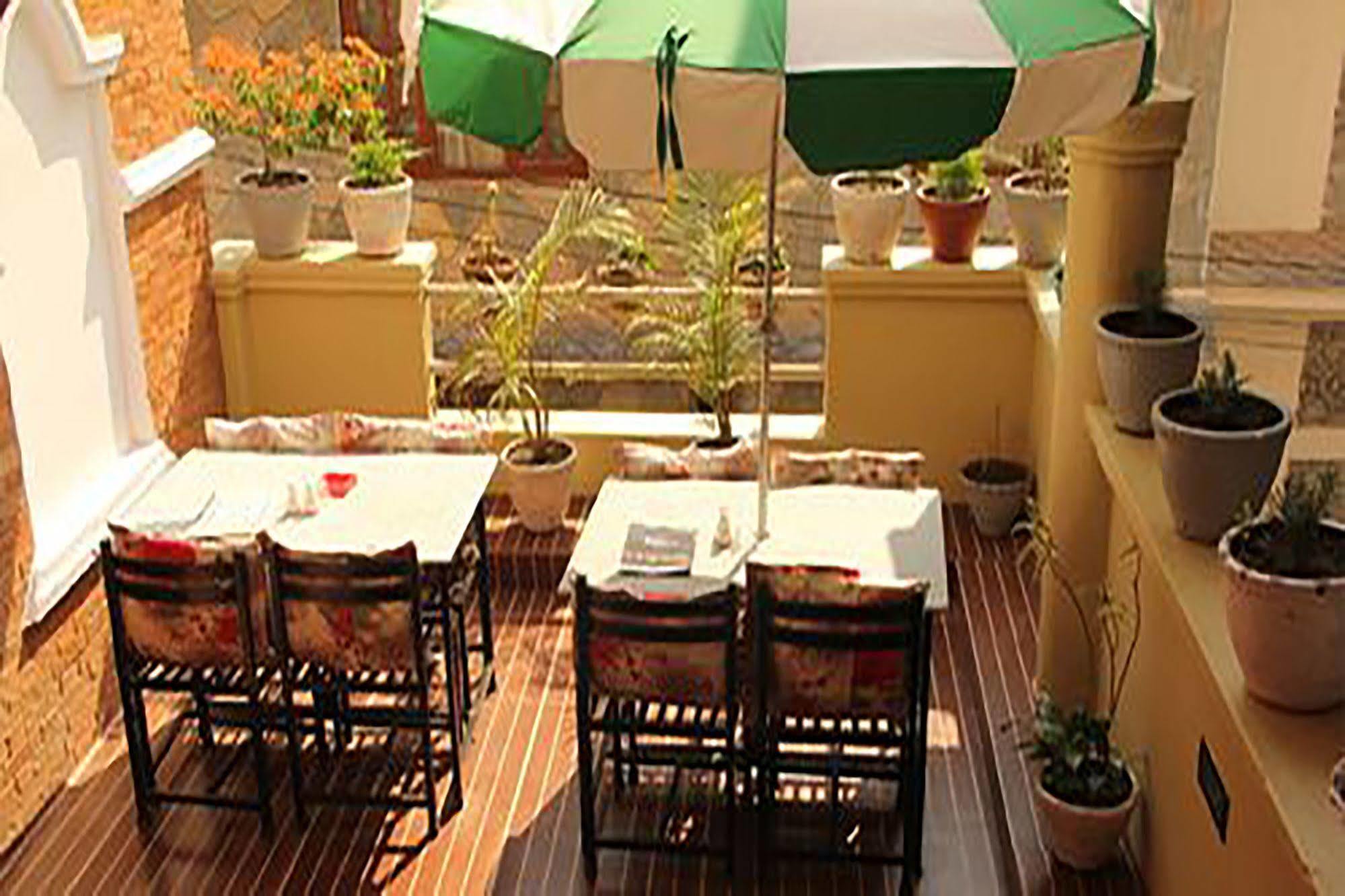 Hotel Half Moon Pokhara Exterior photo